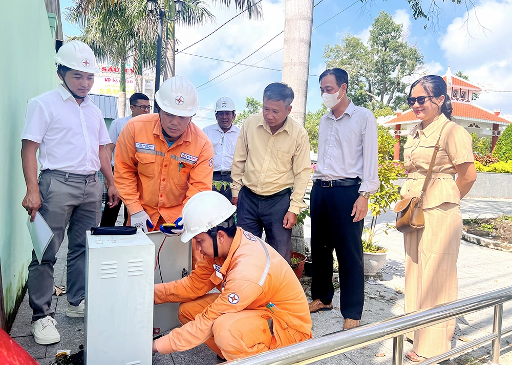 Tăng cường kiểm tra, chấn chỉnh an toàn hệ thống chiếu sáng công cộng