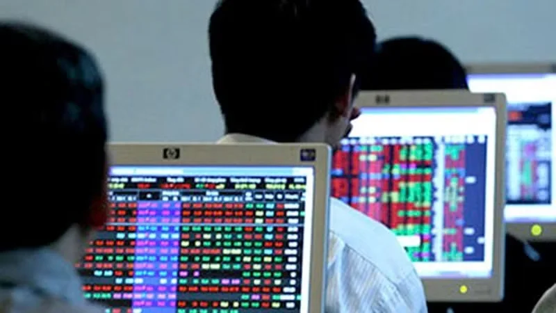 Chứng khoán ngày 26/10: Thị trường nghiêng về sắc đỏ, VN-Index giảm hơn 10 điểm