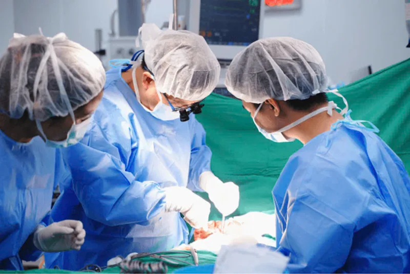 Câu chuyện phía sau chiếc kim giúp bác sĩ Việt giải bài toán khó trong phẫu thuật nhi