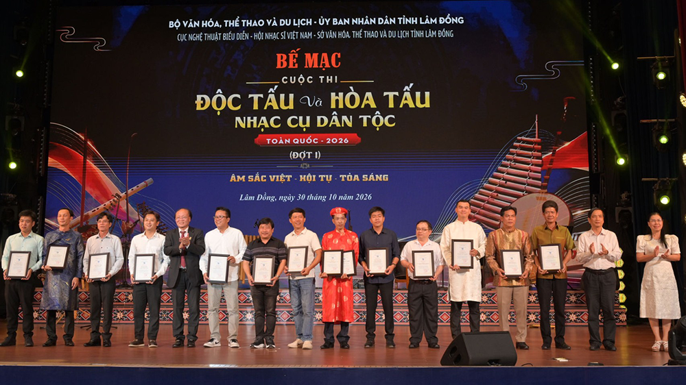 TP Cần Thơ đoạt giải Dàn nhạc xuất sắc và Nhạc công xuất sắc tại Cuộc thi Độc tấu và Hòa tấu nhạc cụ dân tộc