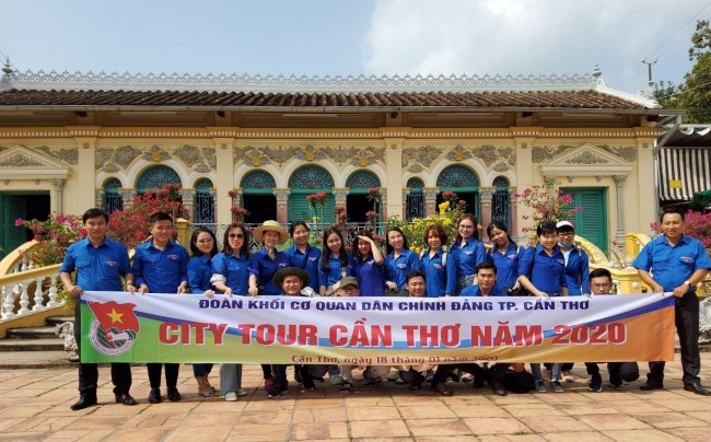 Trước đó, với mong muốn quảng bá du lịch thành phố, Đoàn khối Cơ quan Dân Chính Đảng TP Cần Thơ tổ chức "City Tour" tại các điểm di tích lịch - văn hóa, điểm du lịch đặc trưng của thành phố.