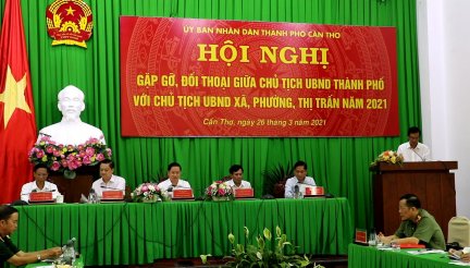 Đối thoại giữa Chủ tịch UBND thành phố với Chủ tịch UBND xã, phường, thị trấn năm 2021