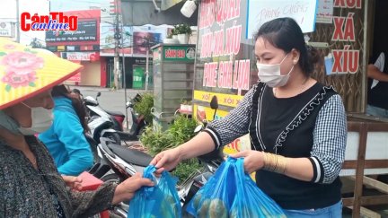 Lan tỏa tình người trong những ngày giãn cách