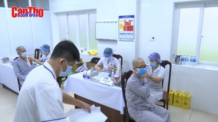 Công an TP Cần Thơ tổ chức tiêm ngừa COVID-19 cho chức sắc, chức việc, người có uy tín các tôn giáo