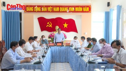 Ông Phạm Văn Hiểu làm việc với huyện Vĩnh Thạnh và Cờ Đỏ