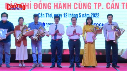 Trao Giải báo chí về Đồng bằng sông Cửu Long năm 2021