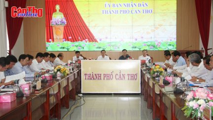 UBND thành phố họp phiên thường kỳ tháng 5