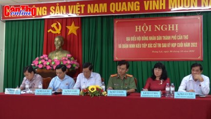 Đại biểu HĐND thành phố và quận Ninh Kiều tiếp xúc cử tri sau kỳ họp cuối năm 2022