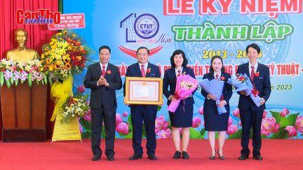 Trường Đại học Kỹ thuật - Công nghệ Cần Thơ kỷ niệm 10 năm thành lập