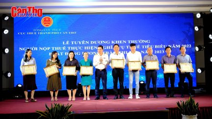 Cần Thơ tuyên dương người nộp thuế tiêu biểu năm 2022