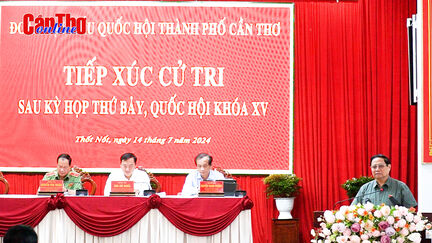 Thủ tướng Chính phủ tiếp xúc cử tri quận Thốt Nốt