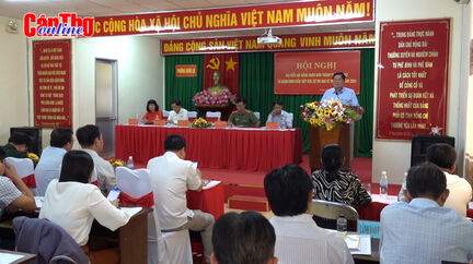 Đại biểu HĐND thành phố và quận Ninh Kiều tiếp xúc cử tri sau kỳ họp giữa năm 2024