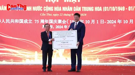 Họp mặt kỷ niệm 75 năm Quốc khánh nước Cộng hòa Nhân dân Trung Hoa