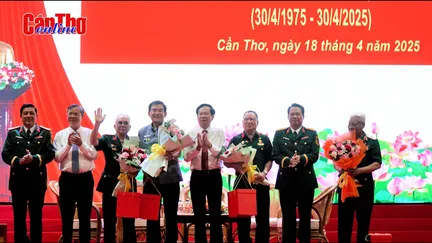 Họp mặt kỷ niệm 50 năm Ngày Giải phóng miền Nam, thống nhất đất nước