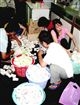 Mỹ phẩm trôi nổi: Bó tay?