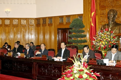 Khẩn trương đối phó thách thức, đảm bảo kinh tế - xã hội phát triển ổn định