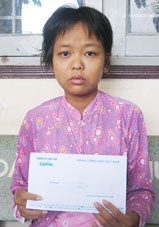 Trao tiền từ thiện