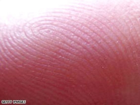 Dấu vân tay không chỉ giúp phá án