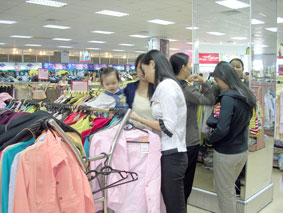 Mẫu mã đa dạng, giá cả ổn định
