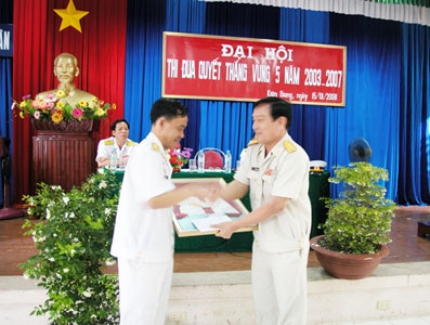 Lãnh đạo TP Cần Thơ thăm, chúc tết chiến sĩ Vùng 5 hải quân tại đảo Phú Quốc