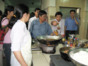 Vi phạm tràn lan