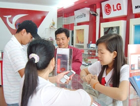 Nhà bán lẻ giảm lợi nhuận để cạnh tranh