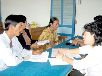 Giúp địa phương "xóa nghèo" về pháp luật!