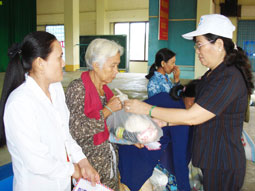 Nồng ấm hương xuân, tình người...
