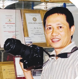 Nhan Quốc Dũng với những "Khoảnh khắc cuộc sống"