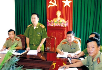 Cho mùa xuân thắm
