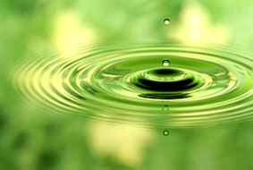 Giọt mưa rơi sinh ra điện