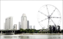 Singapore khai trương đu quay lớn nhất thế giới