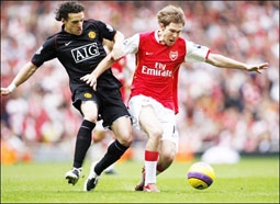 "Dậy sóng" Old Trafford