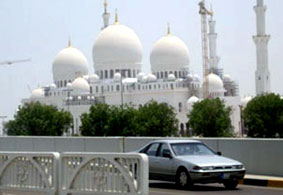 Cùng lúc lập 3 kỷ lục