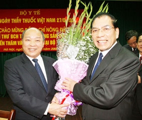 Phát triển và hoàn thiện hệ thống chăm sóc sức khỏe nhân dân