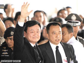 Cựu Thủ tướng Thaksin trở về nước