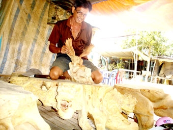 Người "gởi hồn vào gỗ"