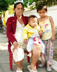 Hãy giúp đỡ chị Dung chữa bệnh, nuôi con!