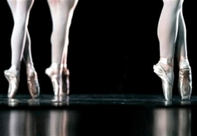 Bà bầu múa ba lê