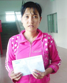 Trao tiền từ thiện