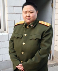 Cải trang nam giới để lừa tiền phụ nữ