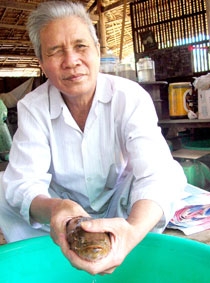 Ông "mụ cá"