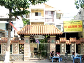 Người dân khổ, chính quyền địa phương cũng rối...