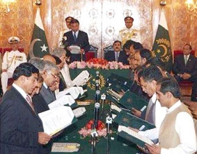 Nội các mới Pakistan tuyên thệ nhậm chức