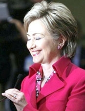 Bà Hillary câu “cá tháng Tư”