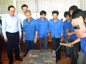 Xây dựng và hoàn thiện đội ngũ giáo viên dạy nghề, đào tạo nguồn lao động kỹ thuật đáp ứng yêu cầu phát triển kinh tế - xã hội của thành phố