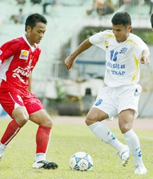 Căng thẳng từ đầu