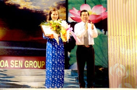 Thí sinh Trần Thị Huyền điểu, (Đài PT-TH tỉnh An Giang) đoạt giải Nhất