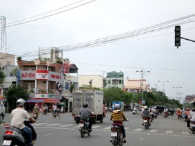 Sớm sửa chữa đèn tín hiệu giao thông tại ngã ba đường 30-4 - Mậu Thân