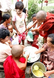 Số người chết và mất tích trong bão Nargis lên hơn 133.000 người